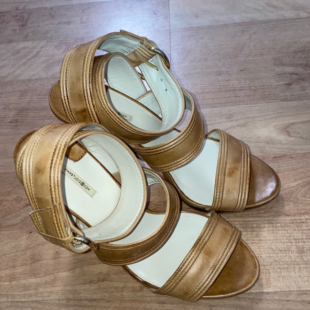 Max Studio size 6 heeled sandals